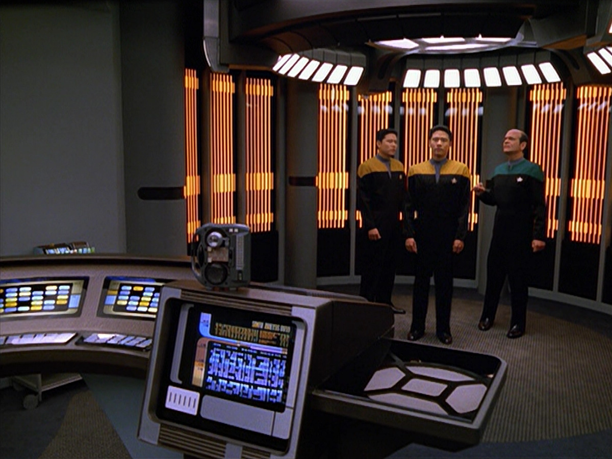 extant_StarTrek_VOY_5x11-LatentImage_00182.jpg