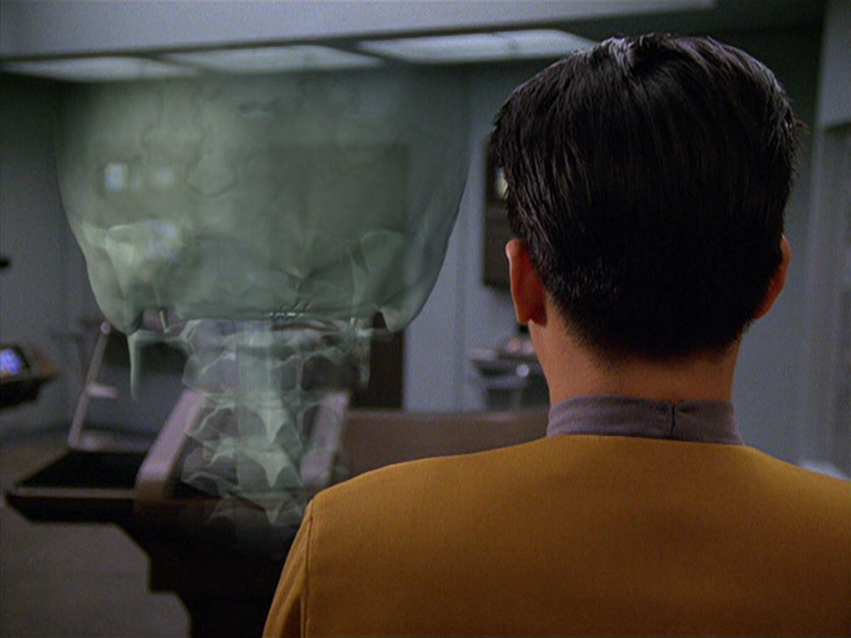 extant_StarTrek_VOY_5x11-LatentImage_00189.jpg