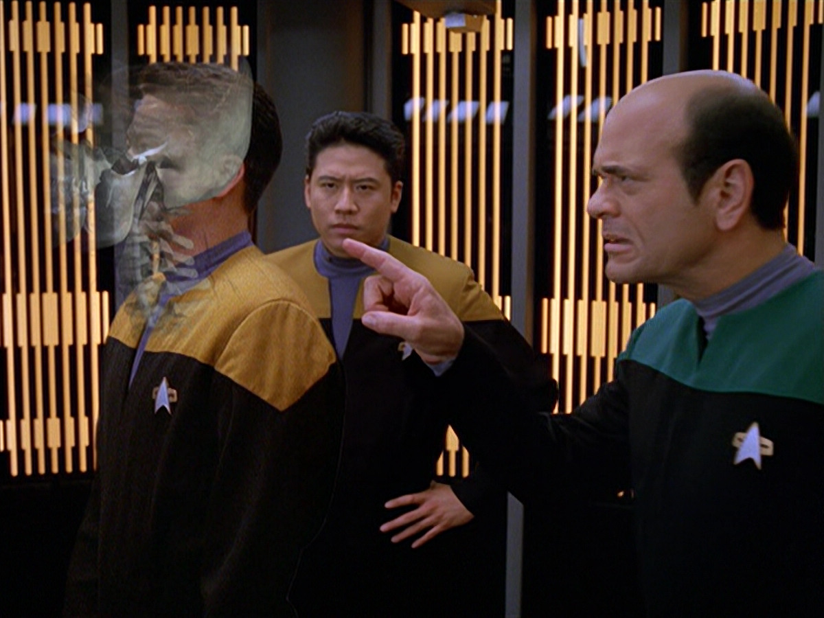 extant_StarTrek_VOY_5x11-LatentImage_00192.jpg