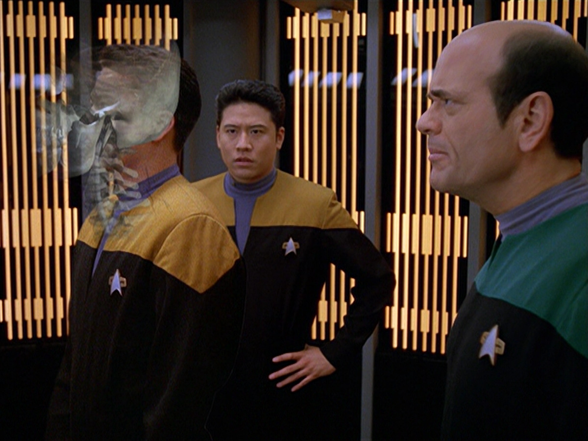 extant_StarTrek_VOY_5x11-LatentImage_00195.jpg