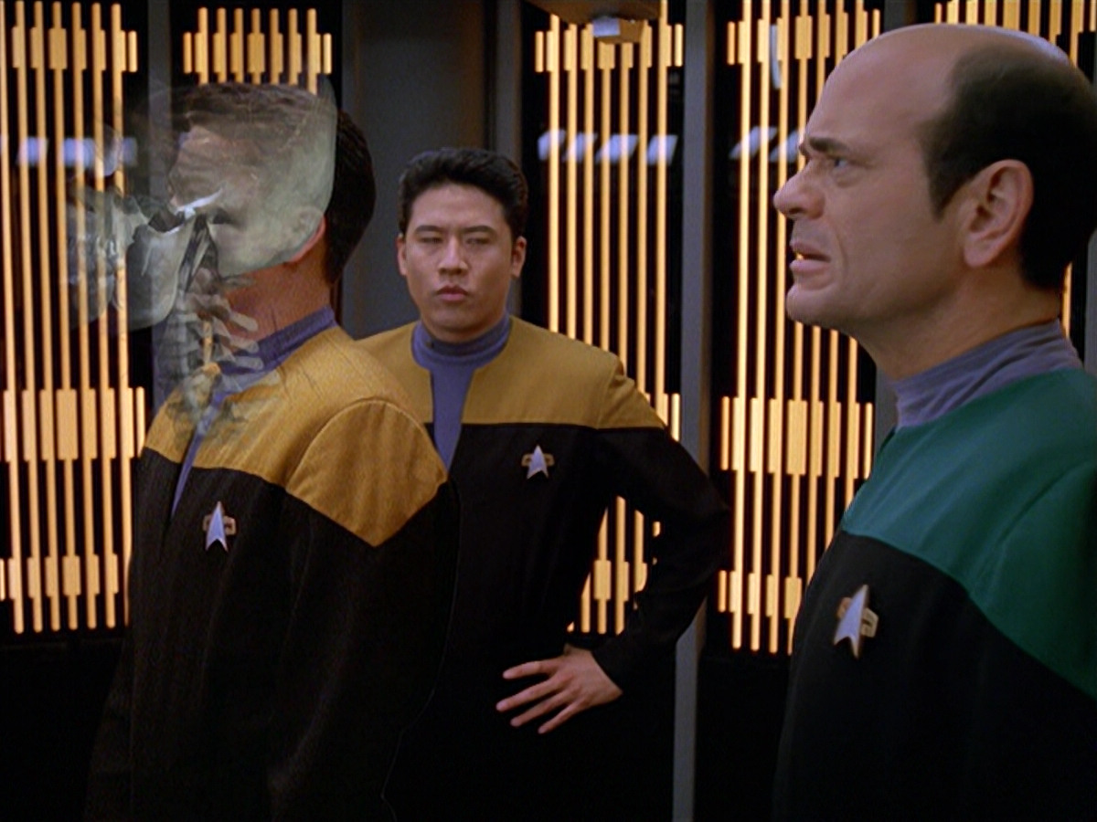 extant_StarTrek_VOY_5x11-LatentImage_00197.jpg