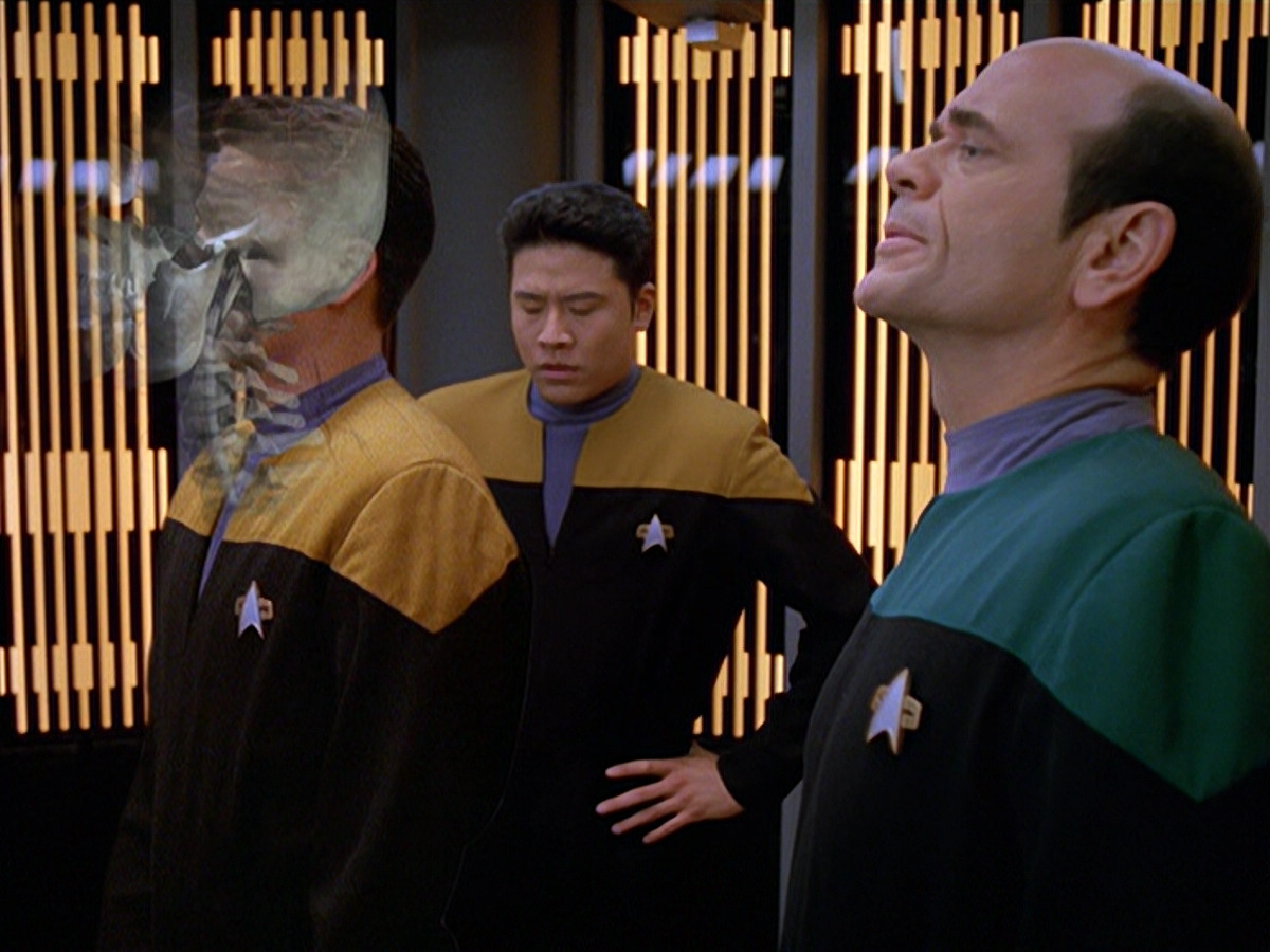 extant_StarTrek_VOY_5x11-LatentImage_00202.jpg