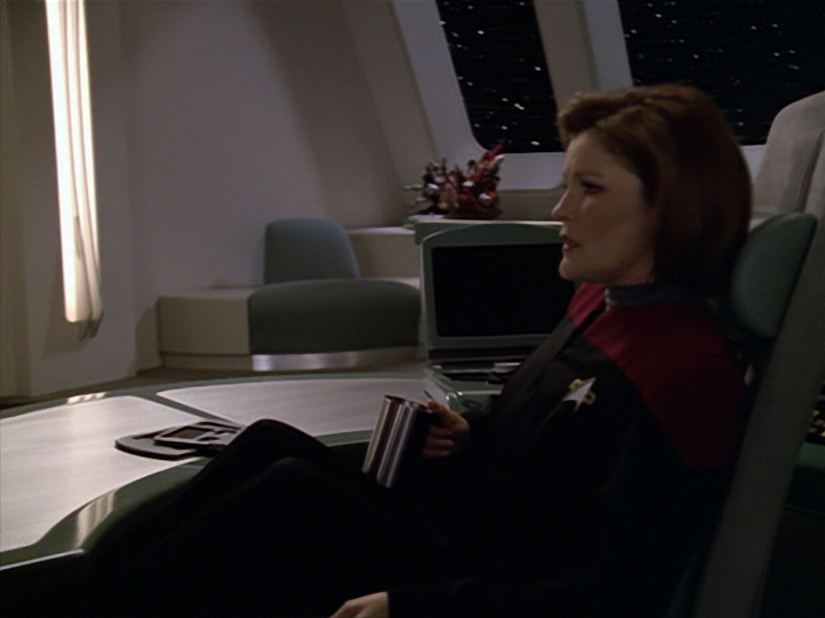extant_StarTrek_VOY_5x11-LatentImage_00417.jpg