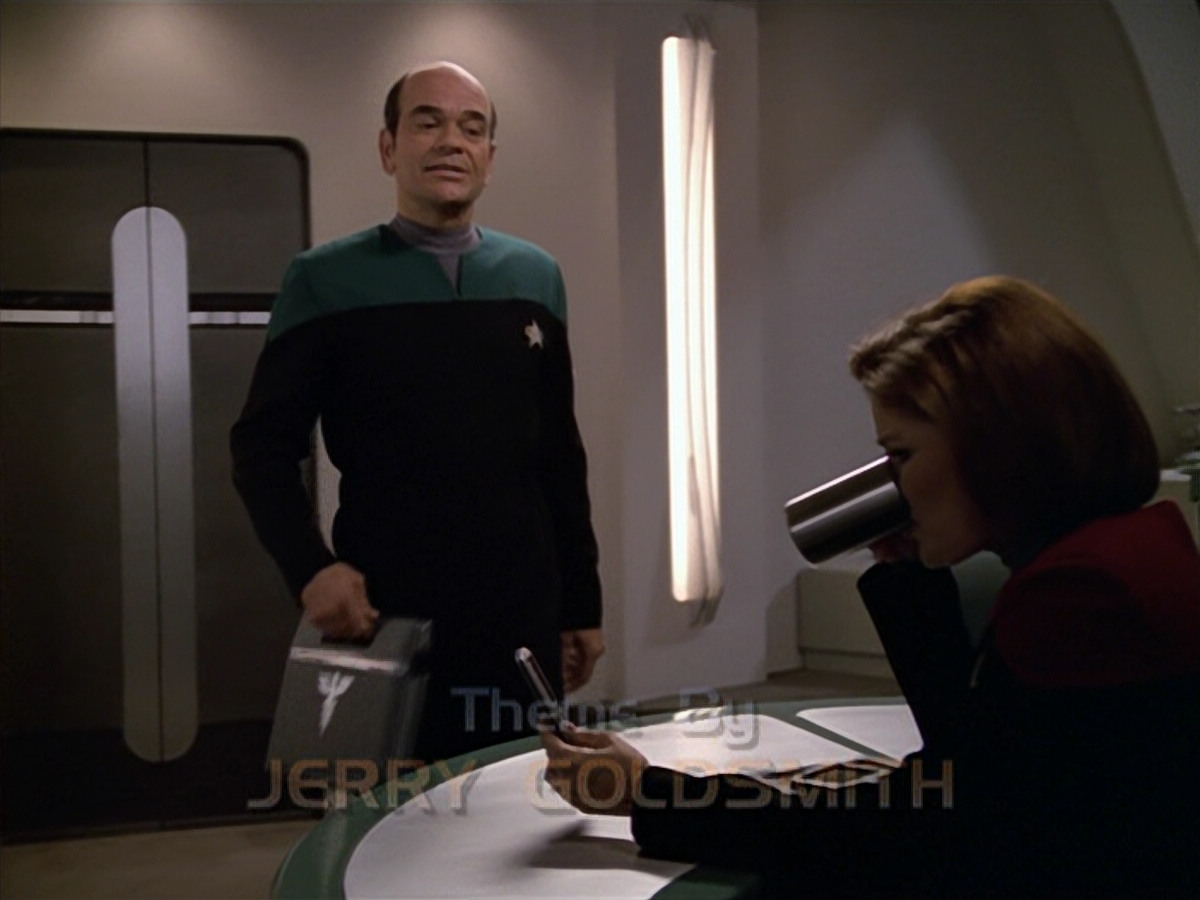 extant_StarTrek_VOY_5x11-LatentImage_00424.jpg