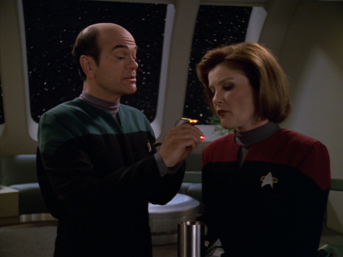 extant_StarTrek_VOY_5x11-LatentImage_00440.jpg