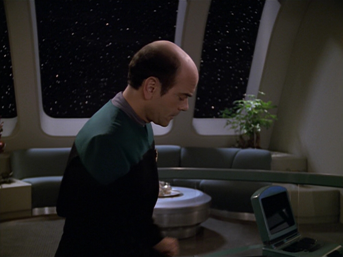 extant_StarTrek_VOY_5x11-LatentImage_00541.jpg