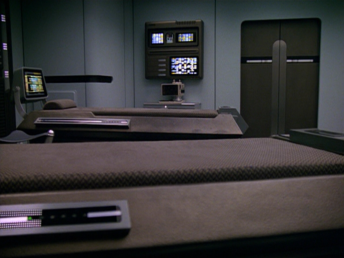 extant_StarTrek_VOY_5x11-LatentImage_00630.jpg