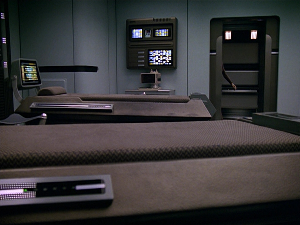 extant_StarTrek_VOY_5x11-LatentImage_00631.jpg