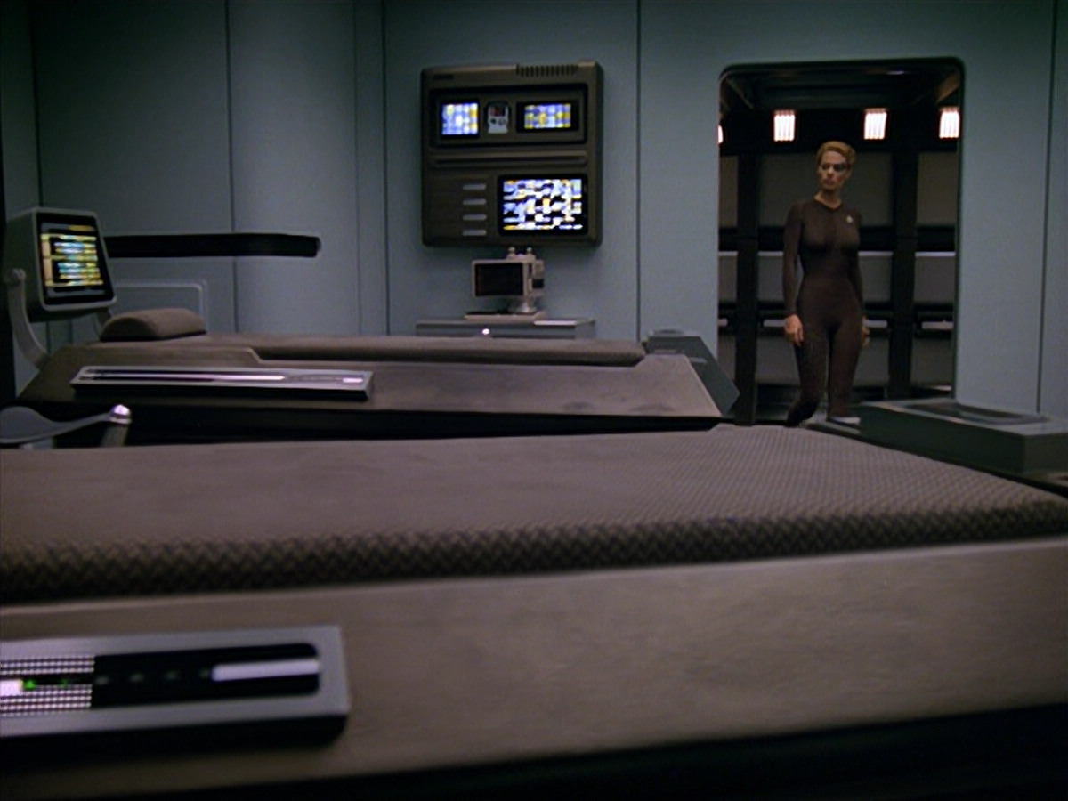 extant_StarTrek_VOY_5x11-LatentImage_00632.jpg
