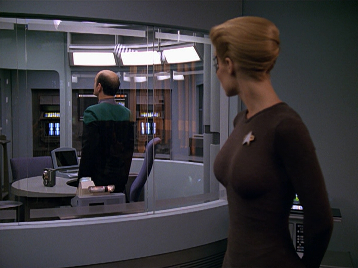 extant_StarTrek_VOY_5x11-LatentImage_00646.jpg