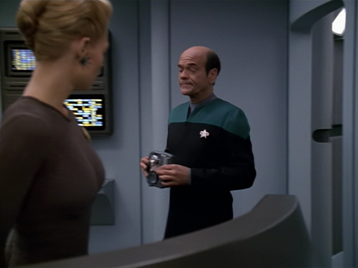 extant_StarTrek_VOY_5x11-LatentImage_00689.jpg