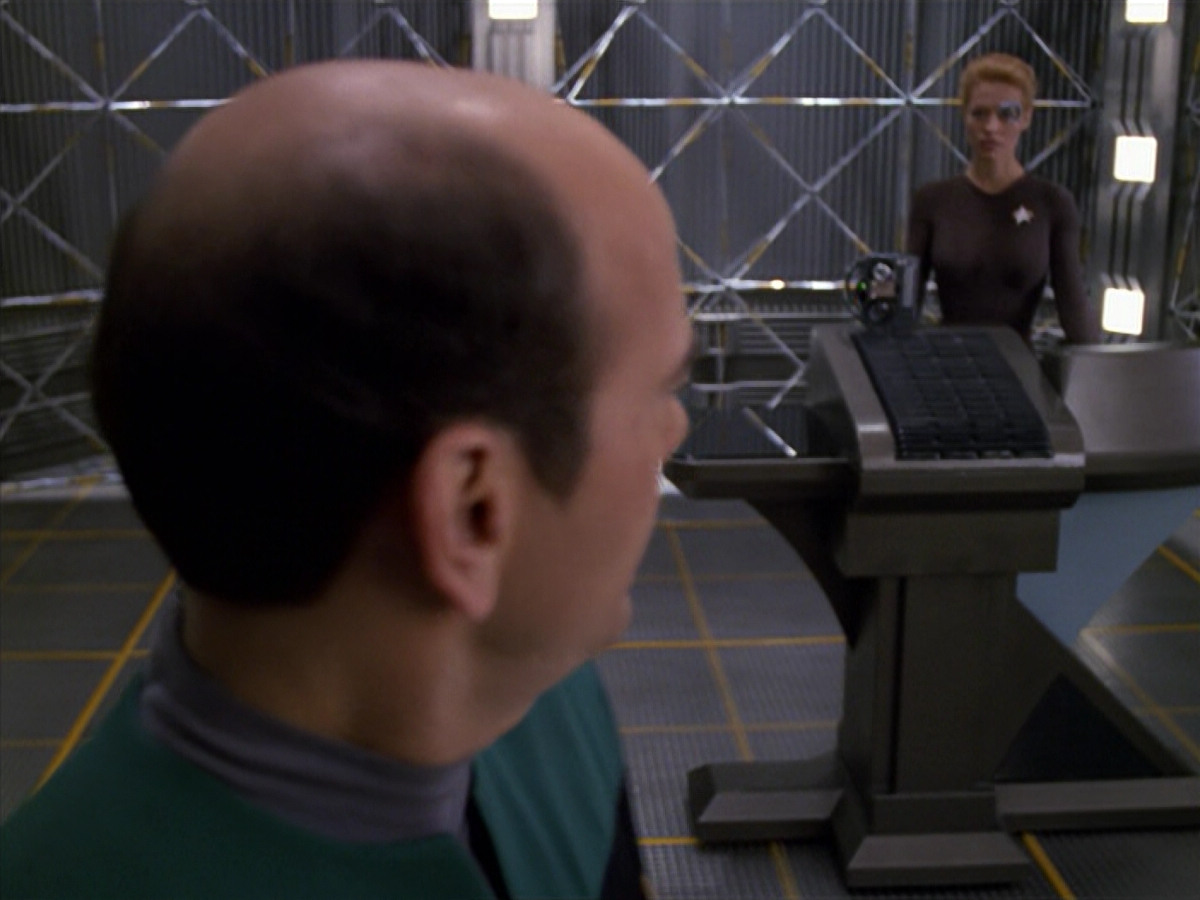 extant_StarTrek_VOY_5x11-LatentImage_00810.jpg
