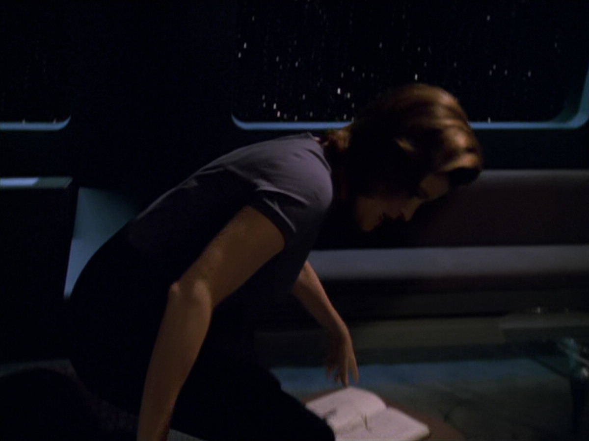 extant_StarTrek_VOY_5x11-LatentImage_01773.jpg
