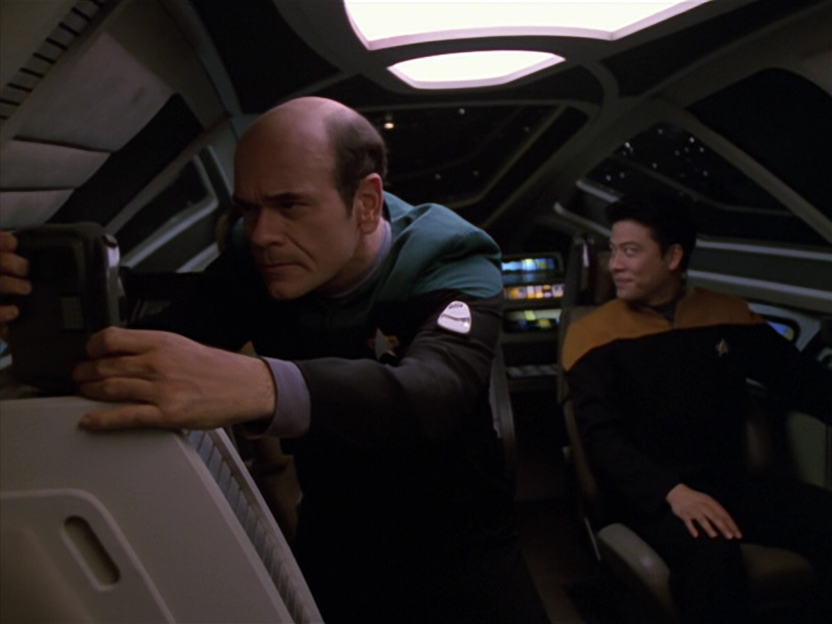 extant_StarTrek_VOY_5x11-LatentImage_02255.jpg