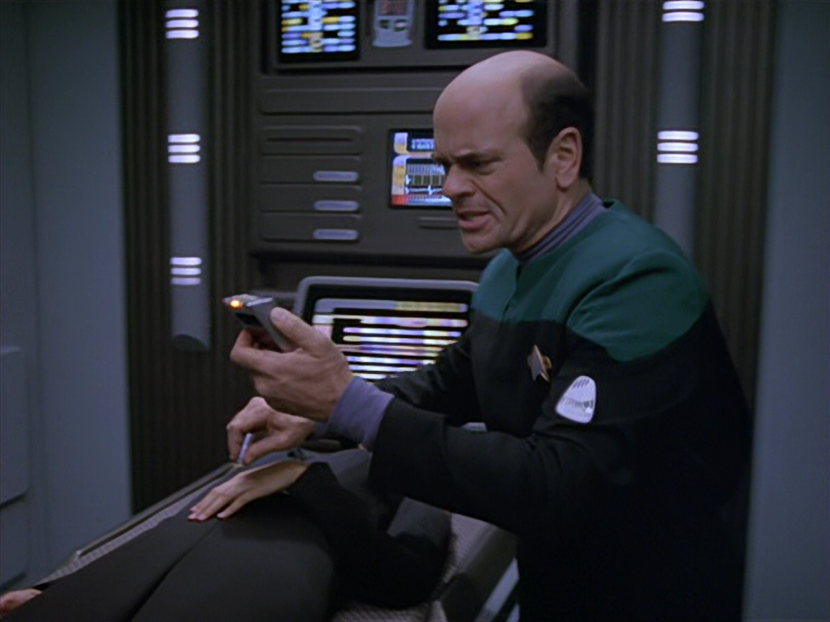 extant_StarTrek_VOY_5x11-LatentImage_02467.jpg