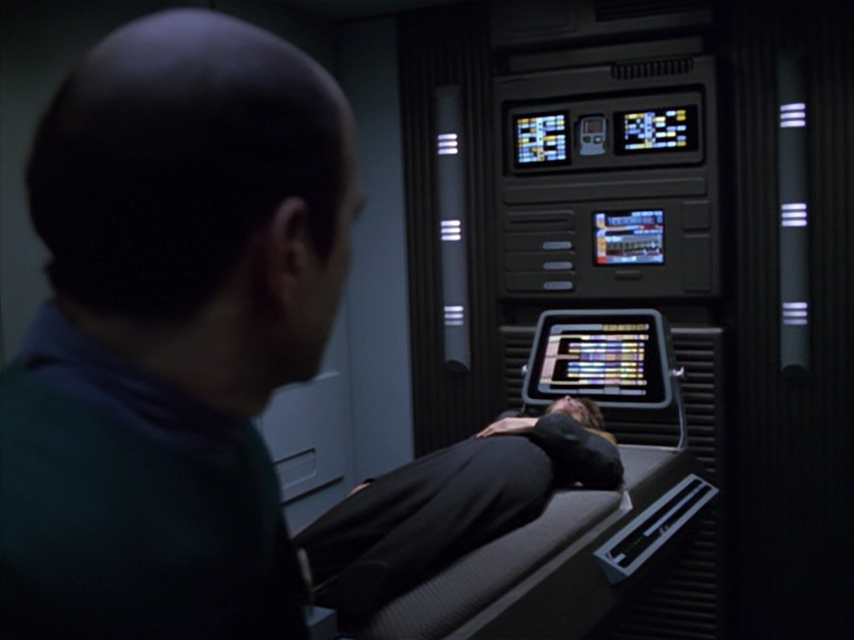 extant_StarTrek_VOY_5x11-LatentImage_02560.jpg