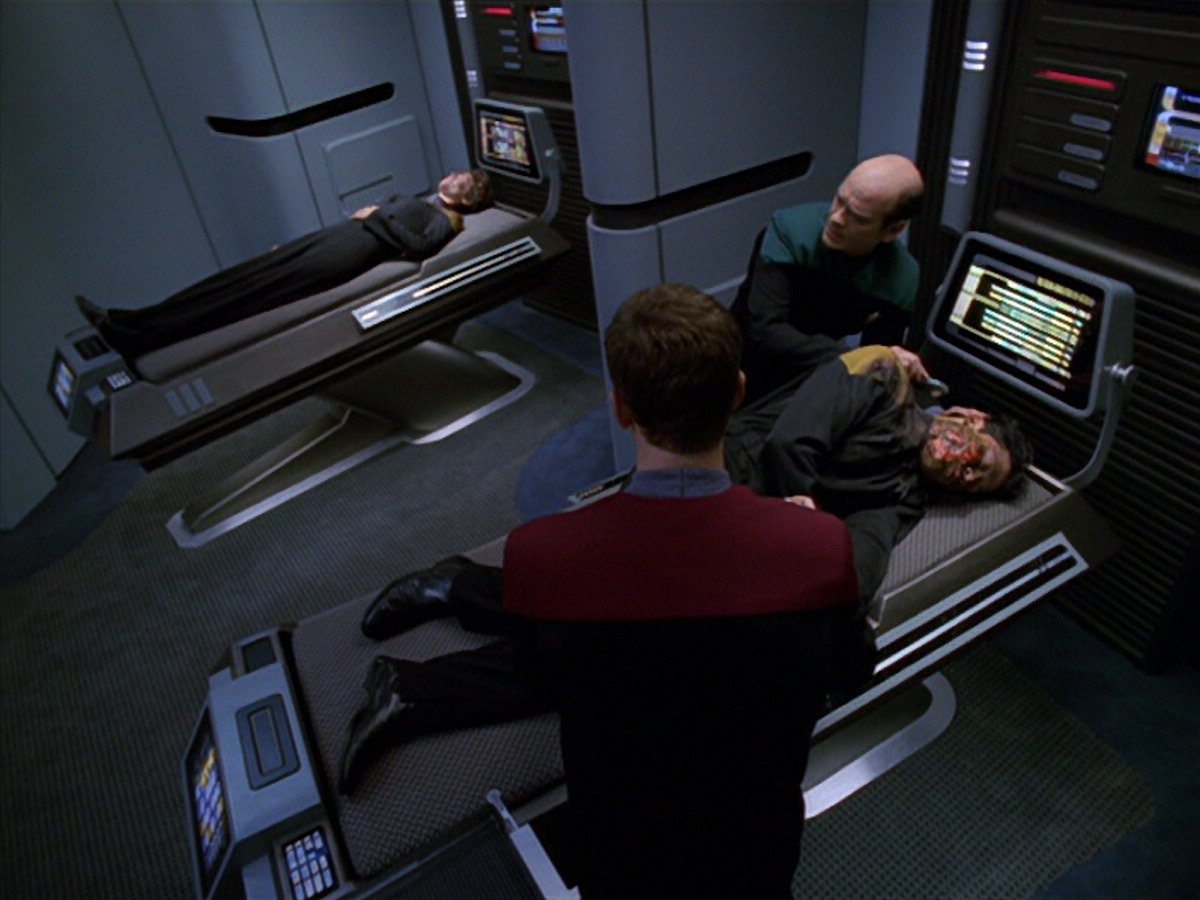 extant_StarTrek_VOY_5x11-LatentImage_02645.jpg