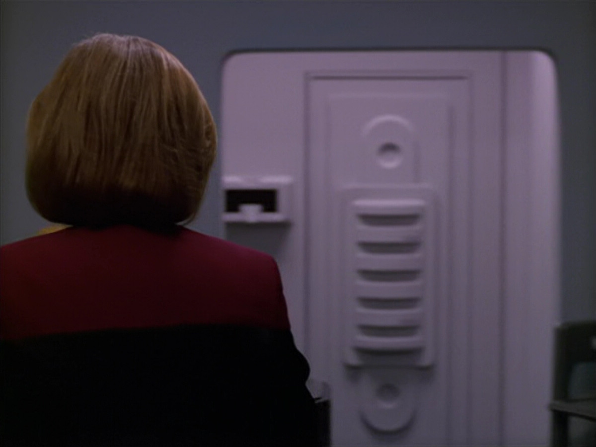 extant_StarTrek_VOY_5x11-LatentImage_02706.jpg