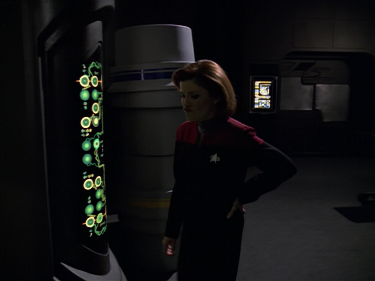extant_StarTrek_VOY_5x11-LatentImage_03210.jpg