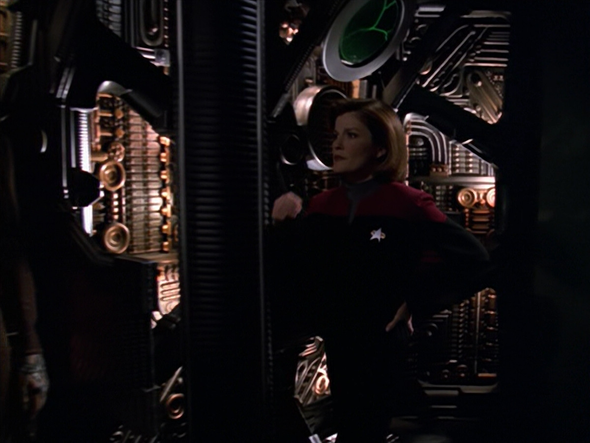 extant_StarTrek_VOY_5x11-LatentImage_03215.jpg