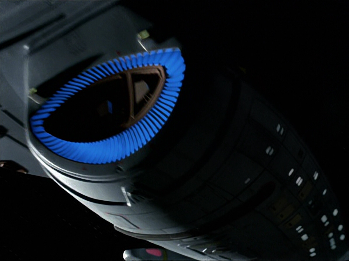 extant_StarTrek_VOY_5x11-LatentImage_03315.jpg