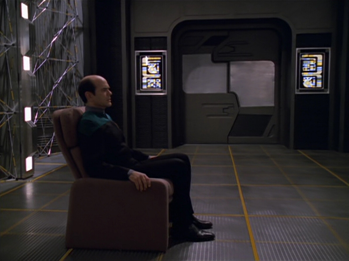 extant_StarTrek_VOY_5x11-LatentImage_03331.jpg