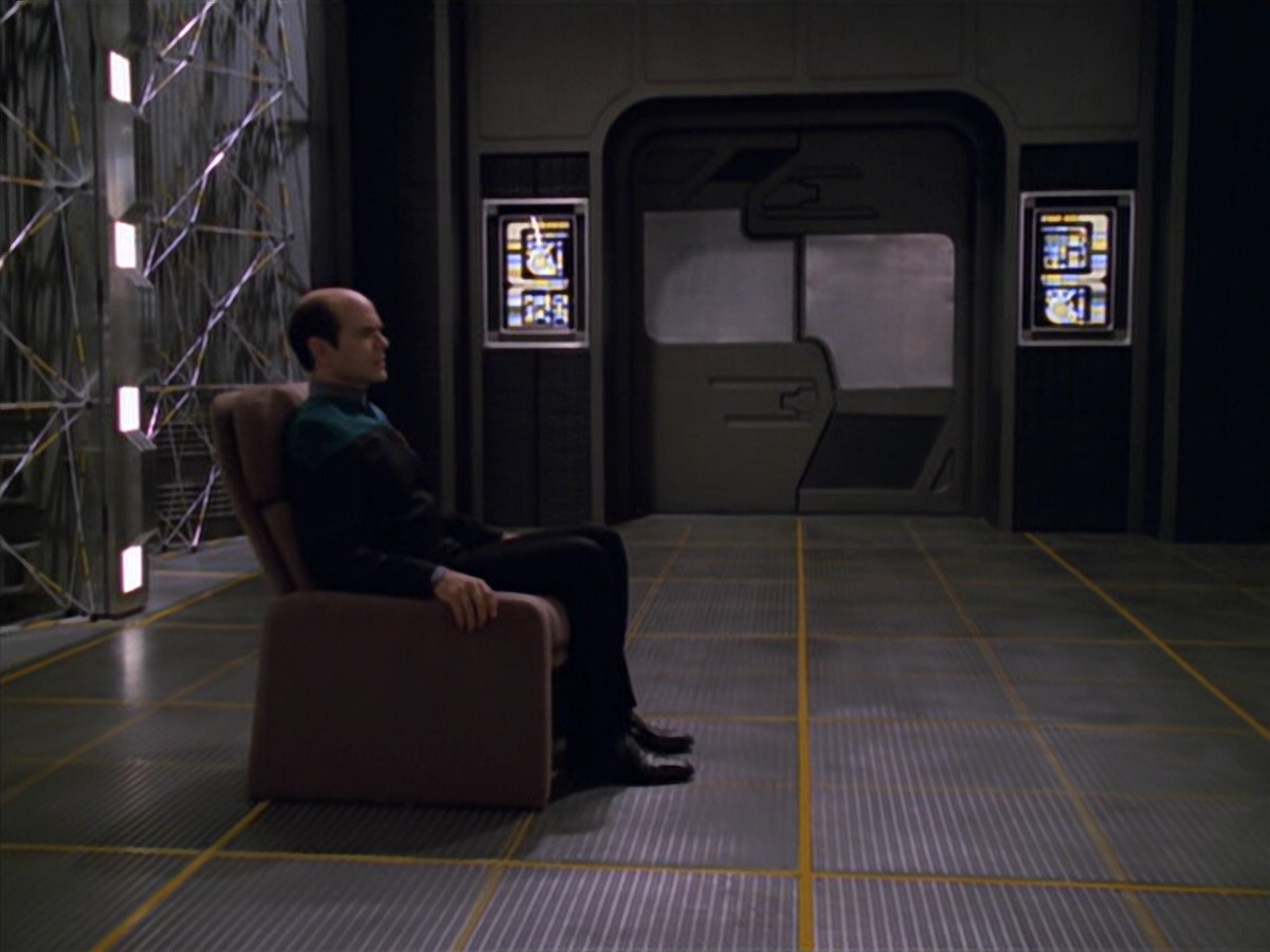 extant_StarTrek_VOY_5x11-LatentImage_03333.jpg