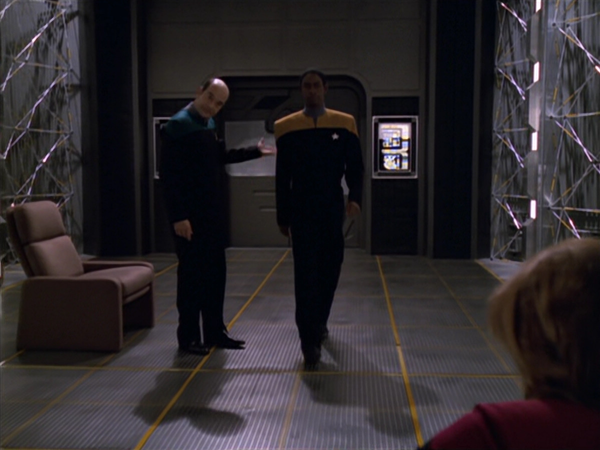 extant_StarTrek_VOY_5x11-LatentImage_03417.jpg