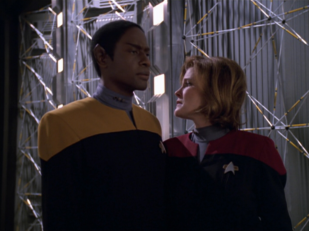 extant_StarTrek_VOY_5x11-LatentImage_03433.jpg