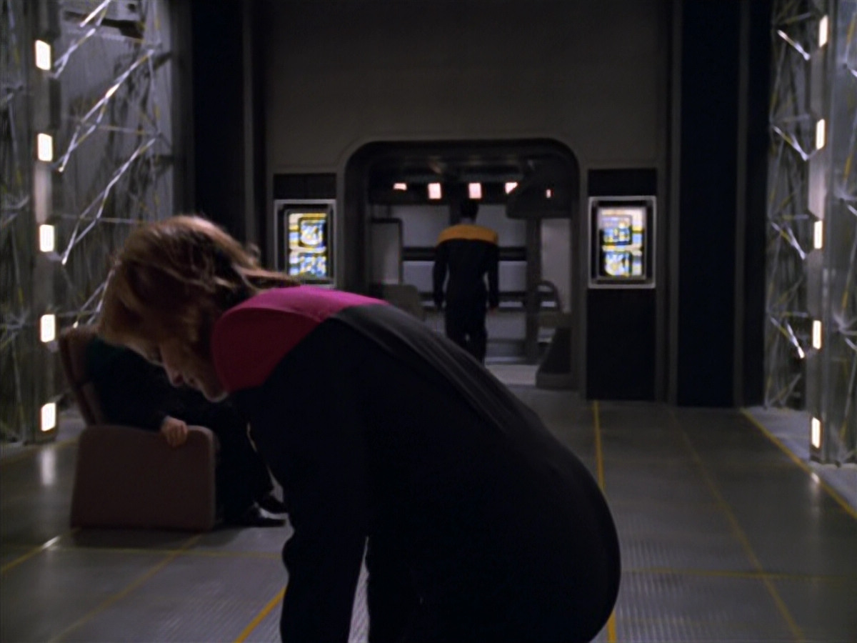 extant_StarTrek_VOY_5x11-LatentImage_03452.jpg