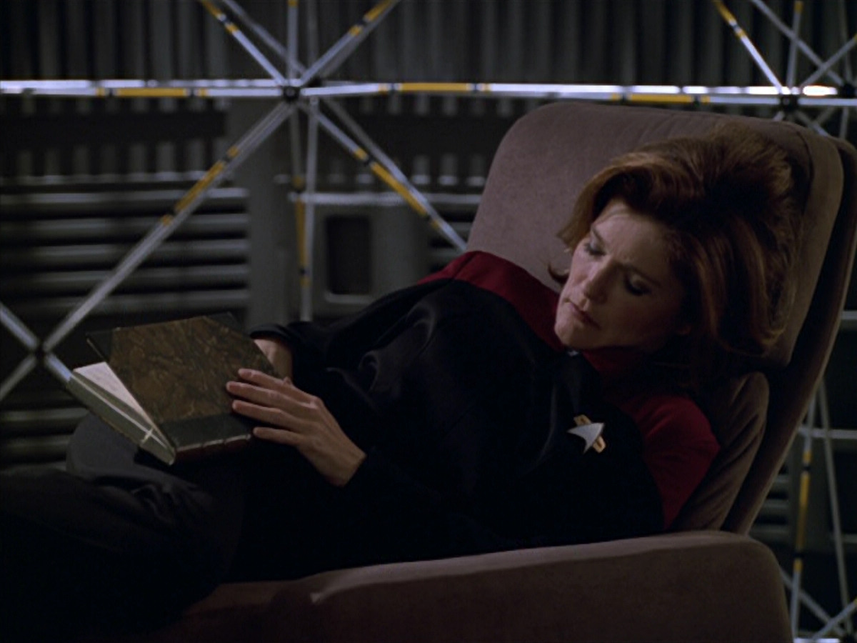 extant_StarTrek_VOY_5x11-LatentImage_03579.jpg