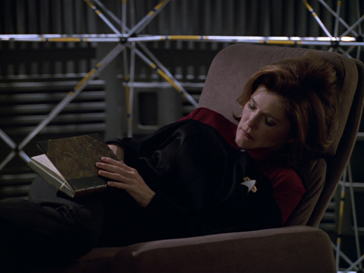 extant_StarTrek_VOY_5x11-LatentImage_03581.jpg
