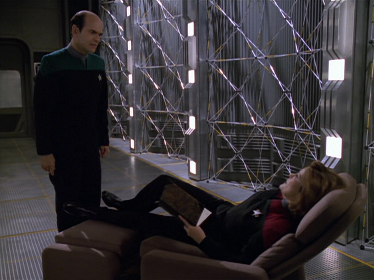 extant_StarTrek_VOY_5x11-LatentImage_03593.jpg