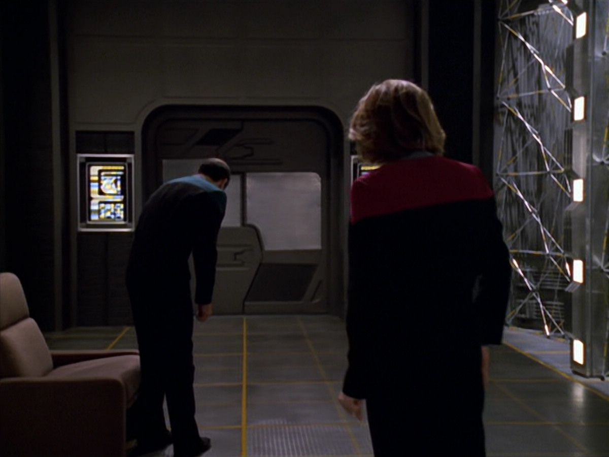 extant_StarTrek_VOY_5x11-LatentImage_03681.jpg