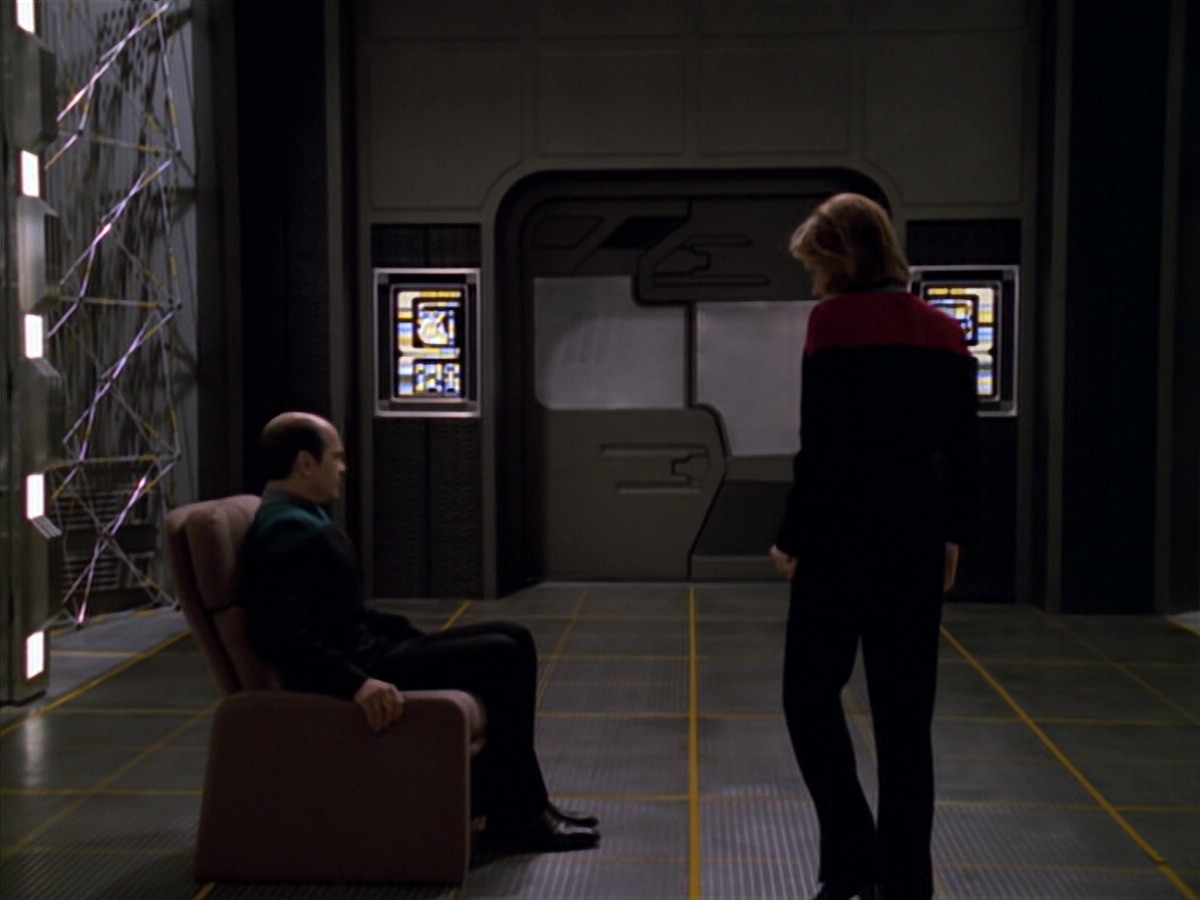 extant_StarTrek_VOY_5x11-LatentImage_03685.jpg