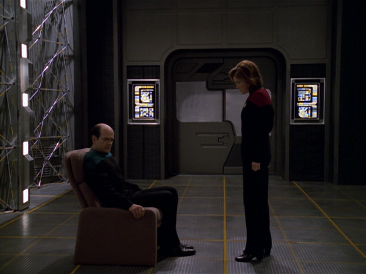 extant_StarTrek_VOY_5x11-LatentImage_03688.jpg