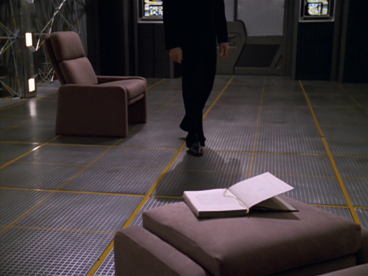 extant_StarTrek_VOY_5x11-LatentImage_03739.jpg