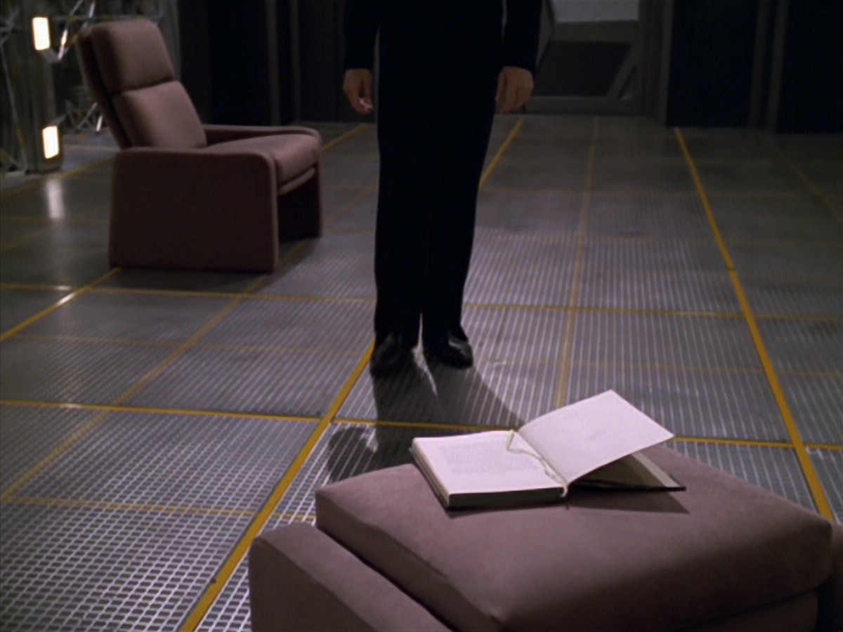extant_StarTrek_VOY_5x11-LatentImage_03741.jpg
