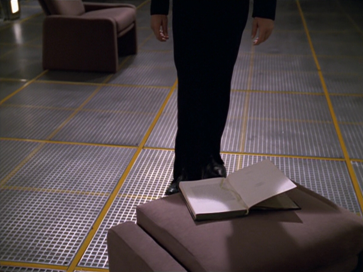 extant_StarTrek_VOY_5x11-LatentImage_03744.jpg