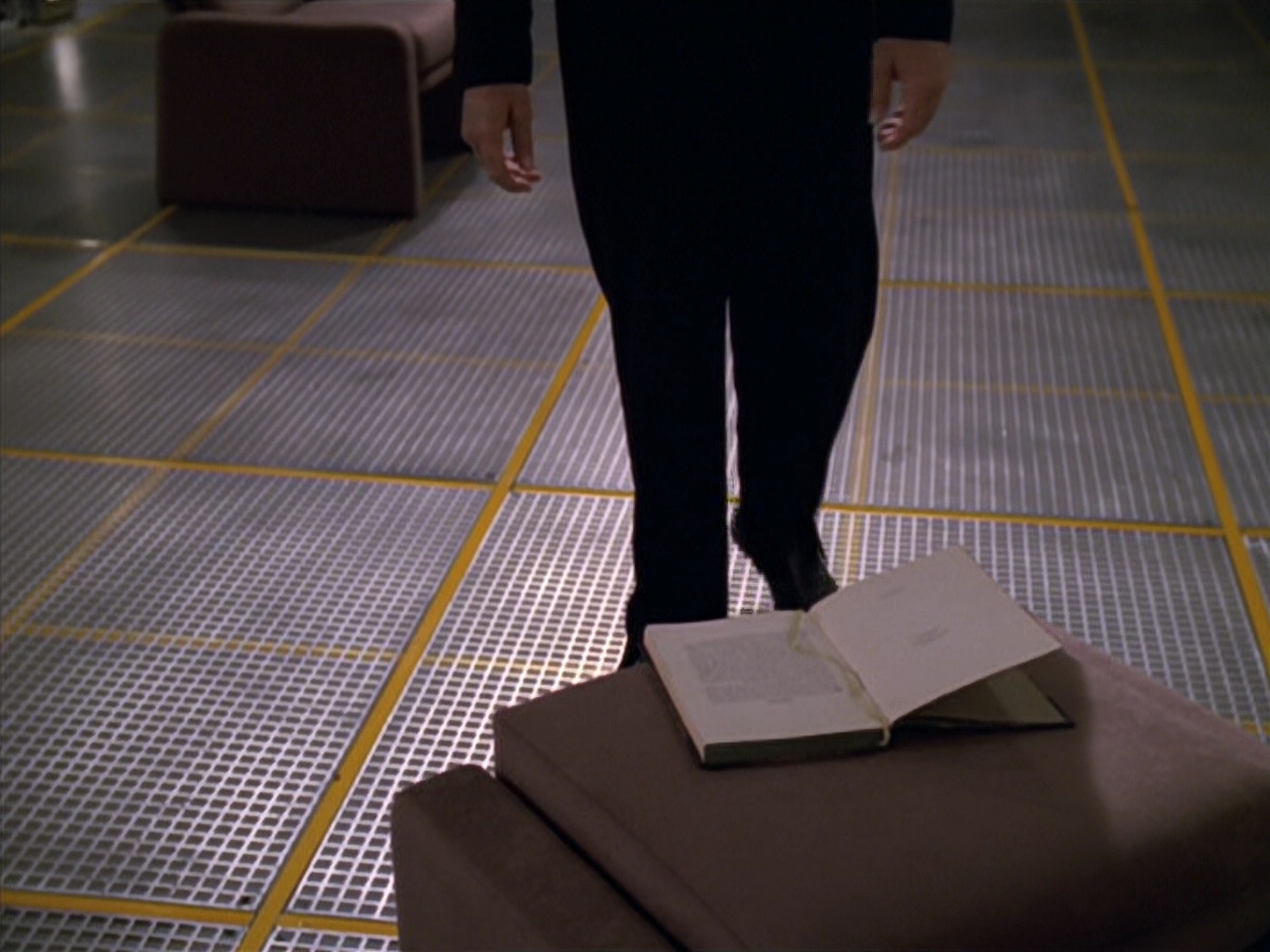 extant_StarTrek_VOY_5x11-LatentImage_03745.jpg