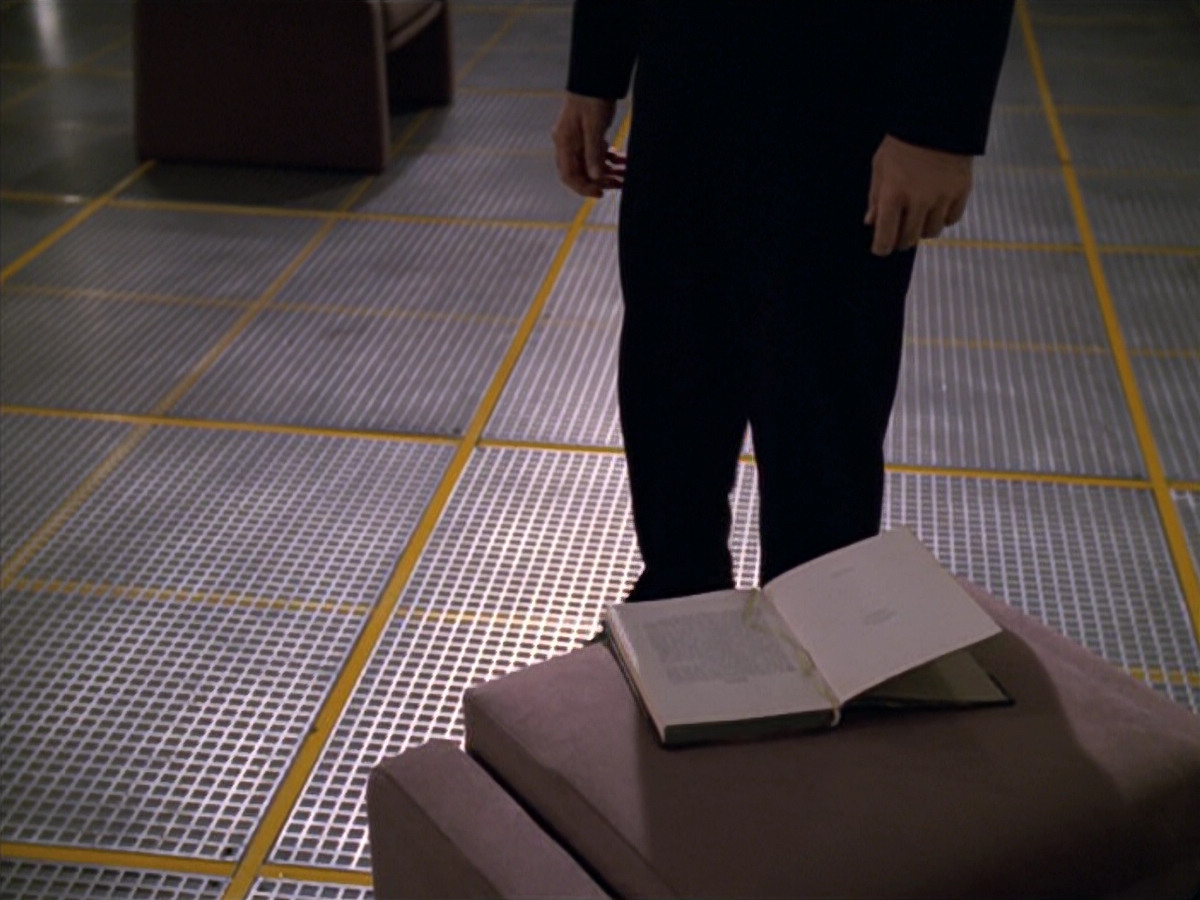 extant_StarTrek_VOY_5x11-LatentImage_03747.jpg