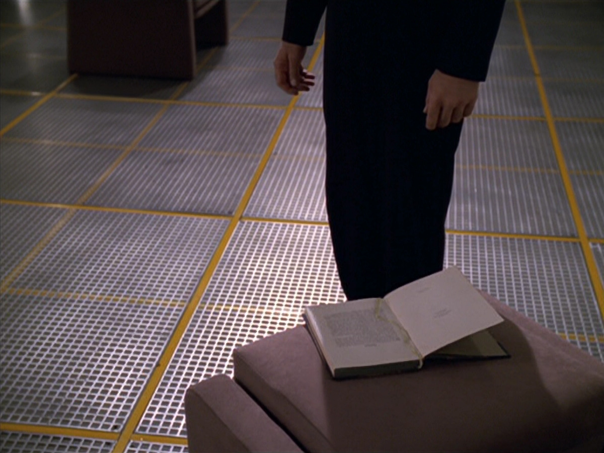 extant_StarTrek_VOY_5x11-LatentImage_03748.jpg