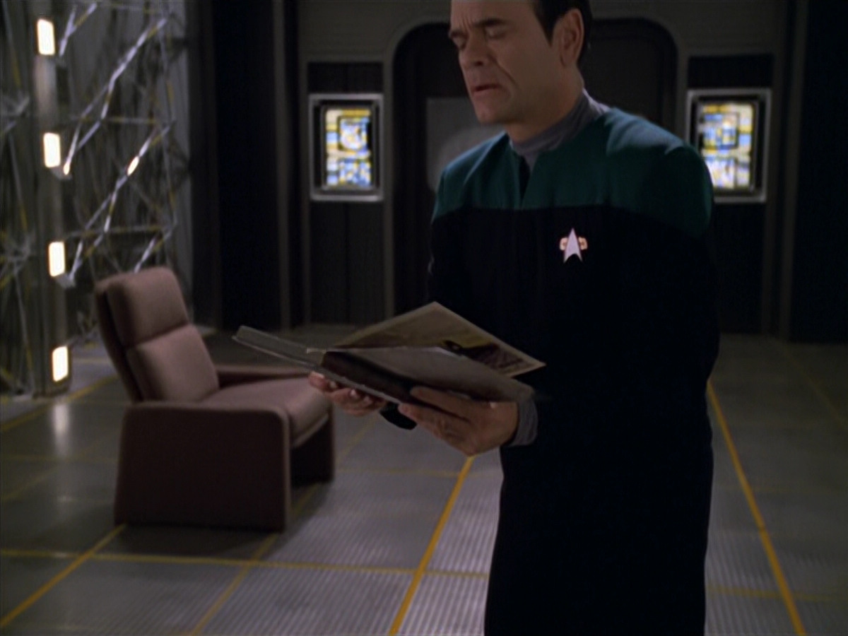 extant_StarTrek_VOY_5x11-LatentImage_03754.jpg