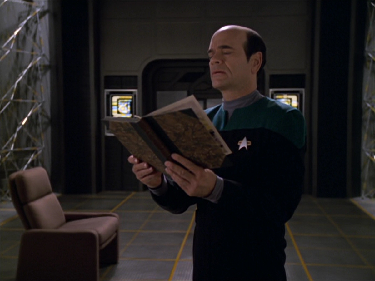 extant_StarTrek_VOY_5x11-LatentImage_03759.jpg
