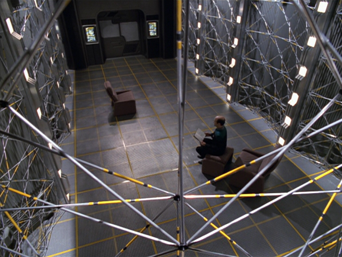 extant_StarTrek_VOY_5x11-LatentImage_03810.jpg