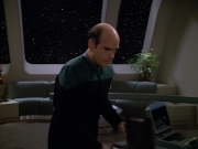 extant_StarTrek_VOY_5x11-LatentImage_00542.jpg