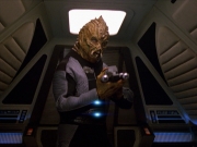 extant_StarTrek_VOY_5x11-LatentImage_02323.jpg