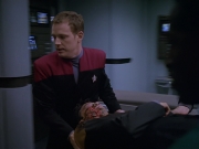 extant_StarTrek_VOY_5x11-LatentImage_02454.jpg