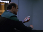 extant_StarTrek_VOY_5x11-LatentImage_02464.jpg
