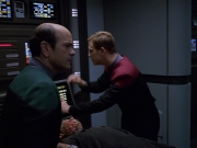 extant_StarTrek_VOY_5x11-LatentImage_02531.jpg